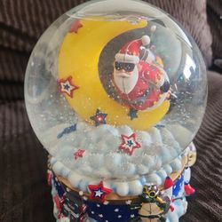Santa snow globe