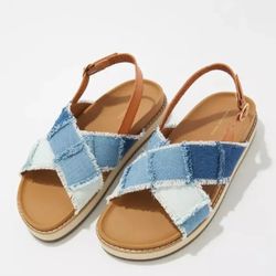 NWT AMERICAN EAGLE SANDALS