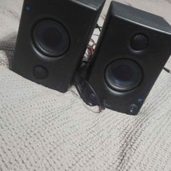 Surround Sound Speakers 
