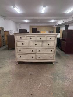 Beautiful XL 9 Drawer Dresser Chest
