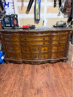 Dresser for FREE