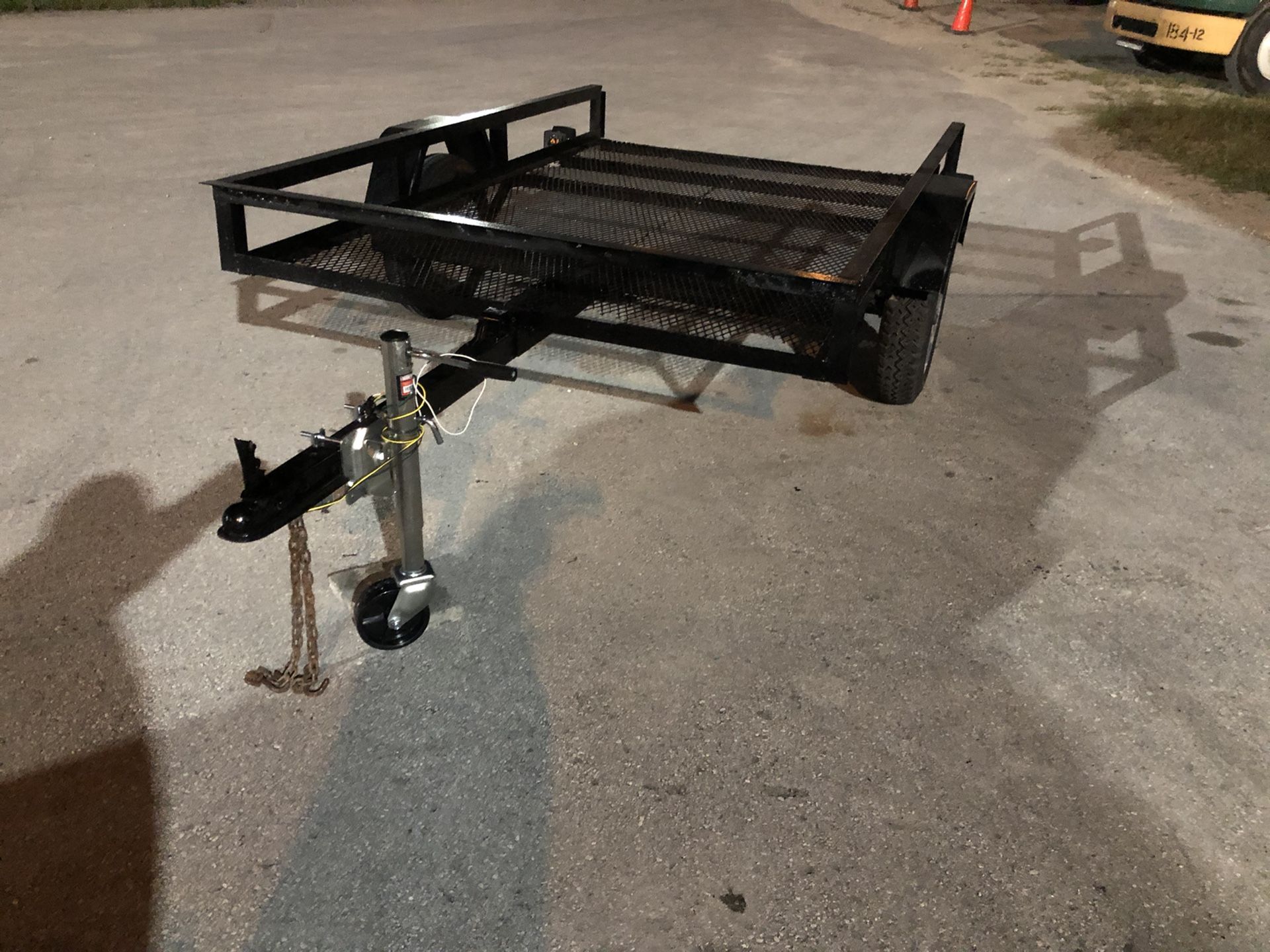Utility trailer 8’x 5’ great conditions