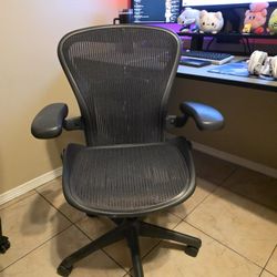 Herman Miller Aeron Size B