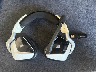 CORSAIR wireless gaming headphones.