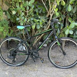 24 HYBRID GIANT ESCAPE 7 SPEED -READY TO RIDE ✅ FRAME SIZE SMALL