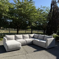 Liz Muebles Sectional Sofa *Delivery*