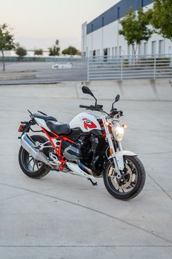 2016 BMW R1200R - Boxer-Twin Roadster in White