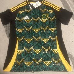 Sony PlayStation 4 Console - 500 GB with hdmi and power cable