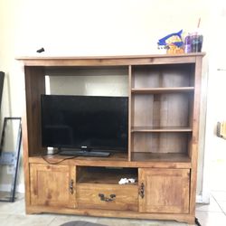 Tv Stand / Entertainment Center
