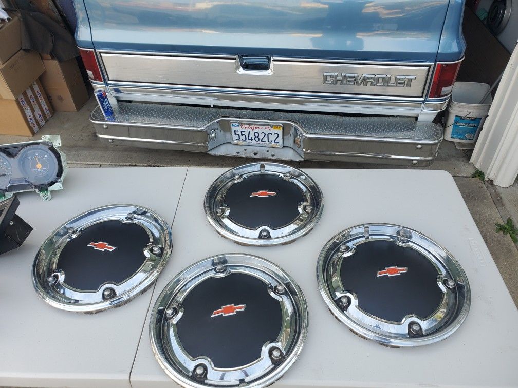 1968 C10 Hubcaps