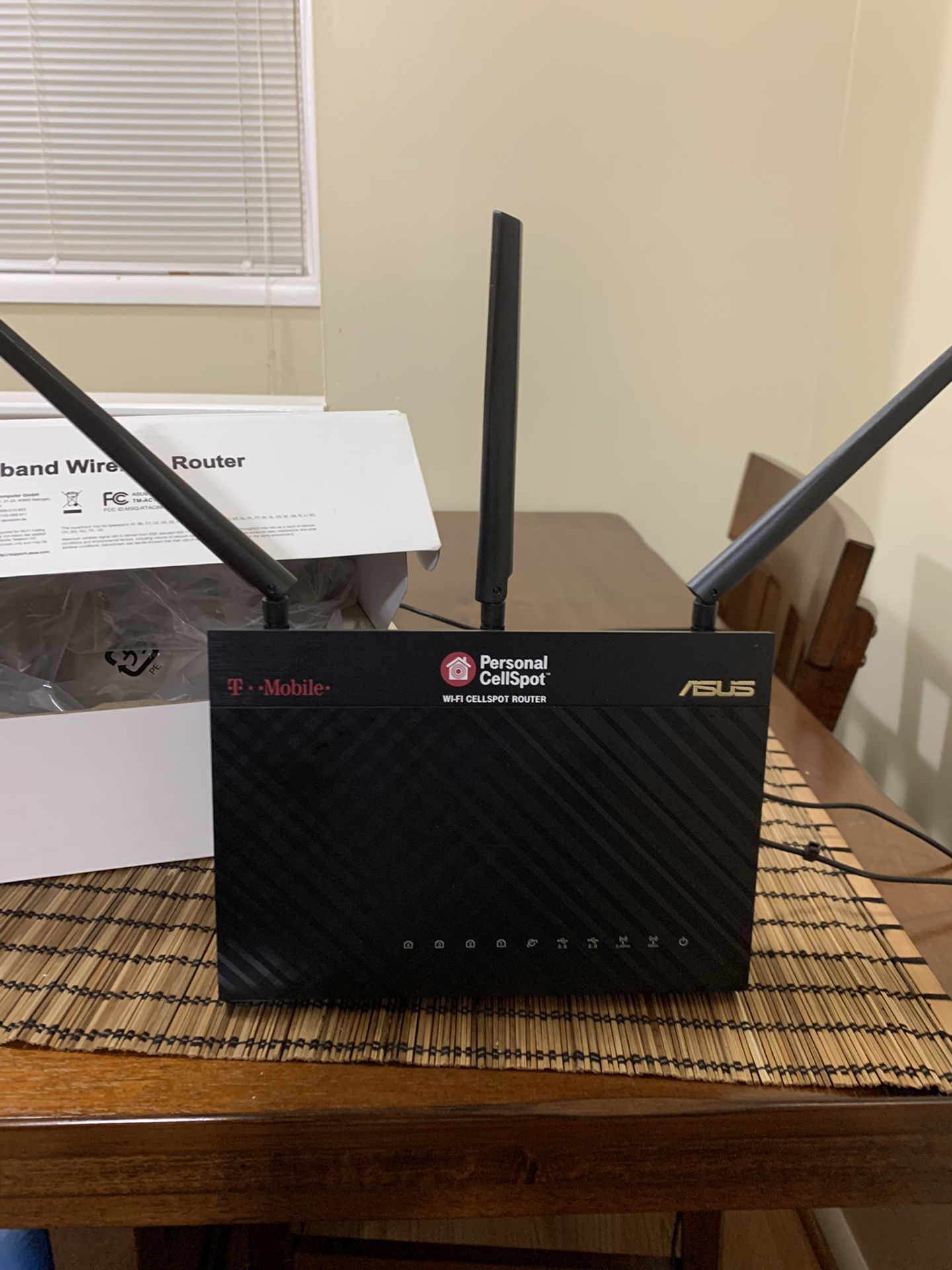 Asus router T-Mobile ac1900 like a new