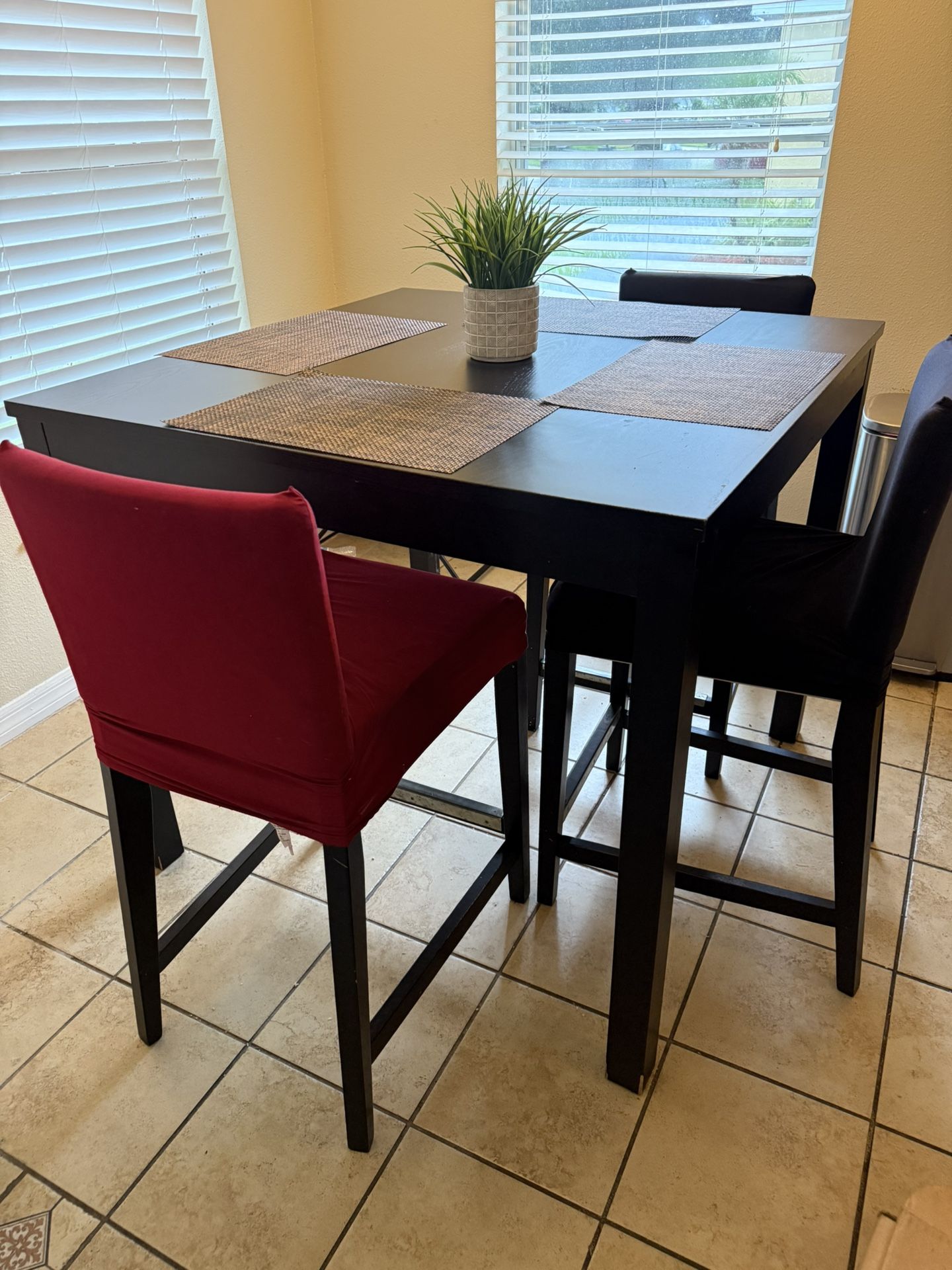 Table With 3 Chairs