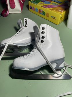Kids Ice Skates/ Figure Skates