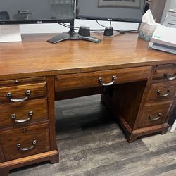 Solid Wood Executive Desk – Vintage Craftsman Style