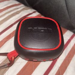 Portable Magnetic Bluetooth Speaker