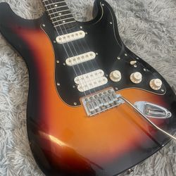 Squier STRAT by Fender (reloaded) electric guitar 
