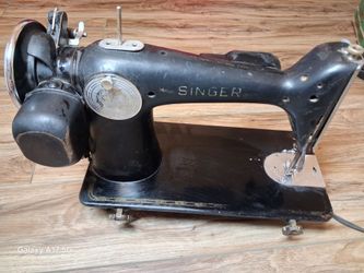 Singer Sewing Machine With Pedal