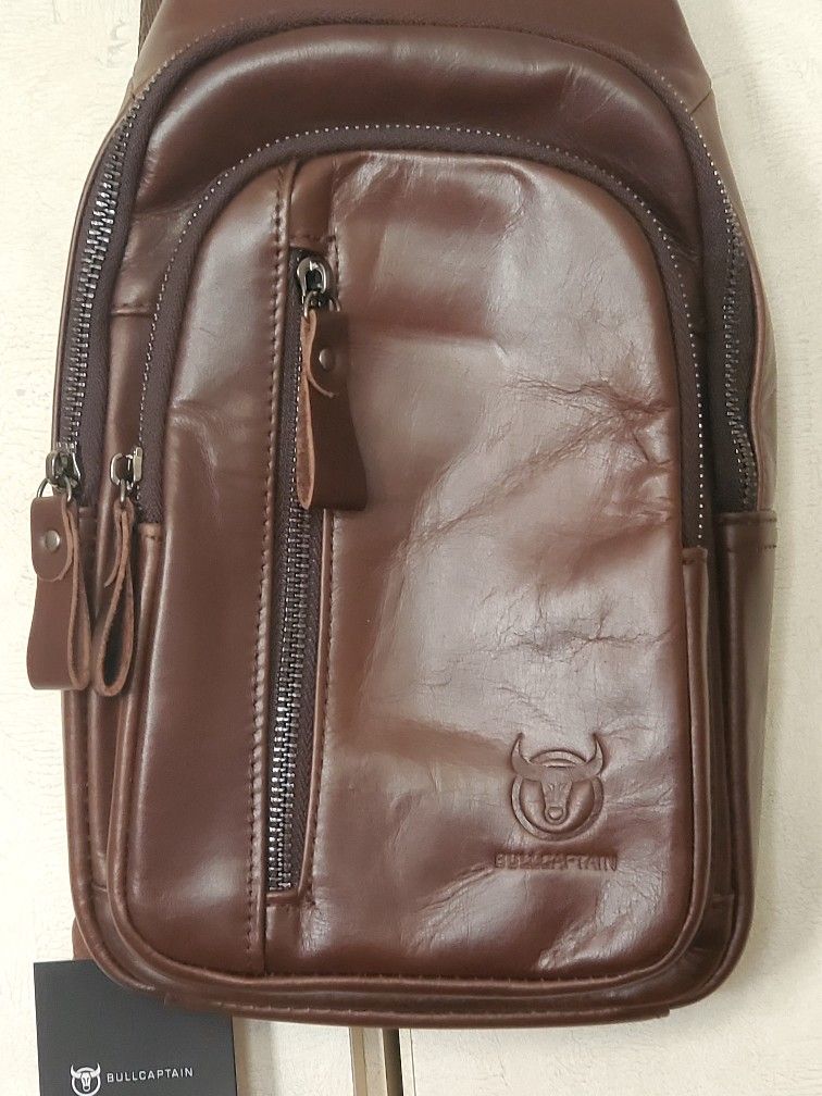 BULLCAPTAIN Genuine Leather Men Sling Crossbody Chest Bag Travel Shoulder Backpack

* GENUINE LEATHER BAG :This BULLCAPTAIN sling Crossbody bag is mad