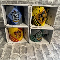 H P  14oz Ceramic Mug Lot Of 4 Gryffindor Slytherin Ravenclaw Hufflepuf 2D