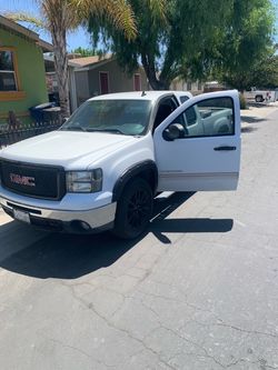 GMC Sierra 2011