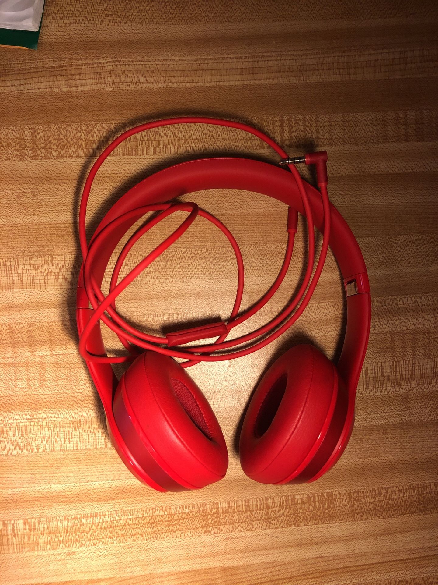 Beats solo 2 red