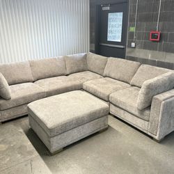 Delivery Available- Brand New Thomasville Sectional Sofa with Ottoman