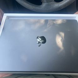 MacBook M3 – 18GB RAM / 512GB SSD