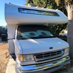 RARE 19ft Fleetwood Tioga RV camper with V10 Engine (1998)