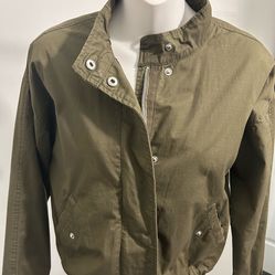 Stylish and versatile Sky and Sparrow Green Jacket Size S