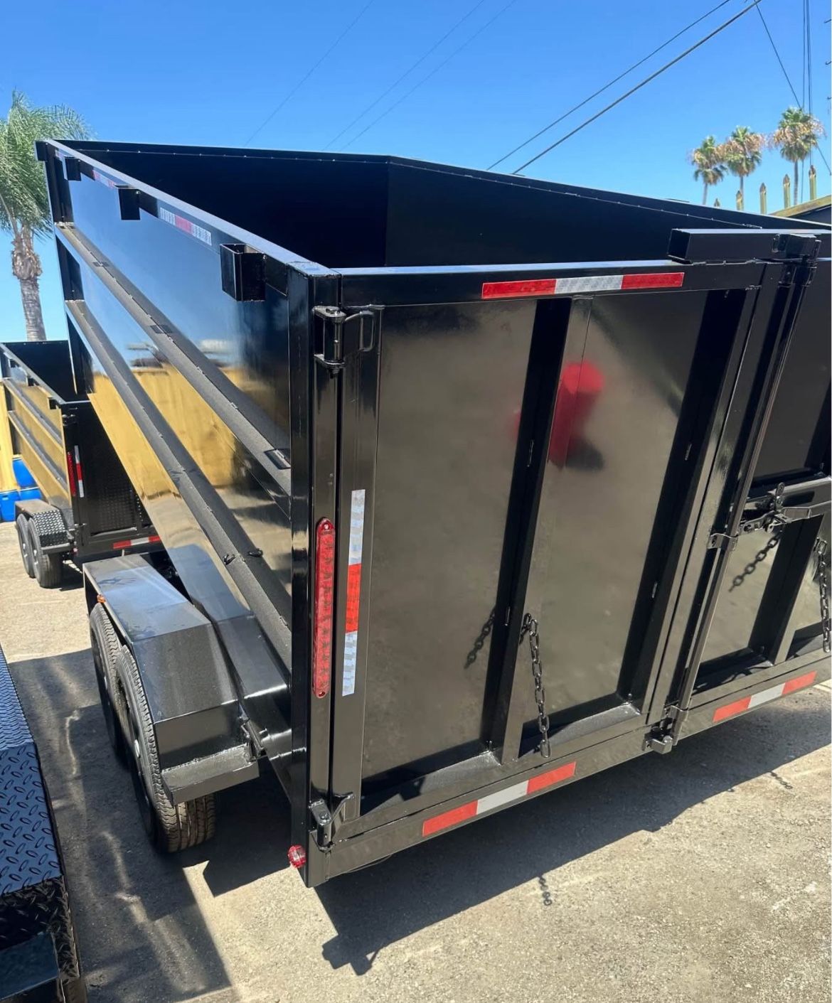 Smooth Walls Dump Trailer