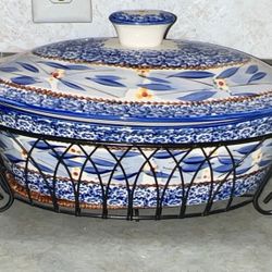 Temptations  Covered casserole Dish