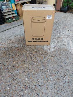 Motion sensor trash can