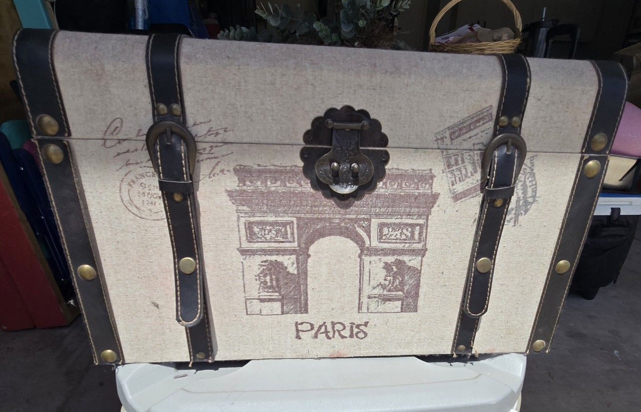 Paris Trunk