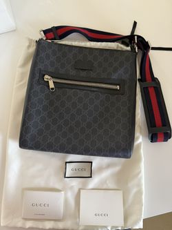 Gucci Messenger GG Supreme Bag