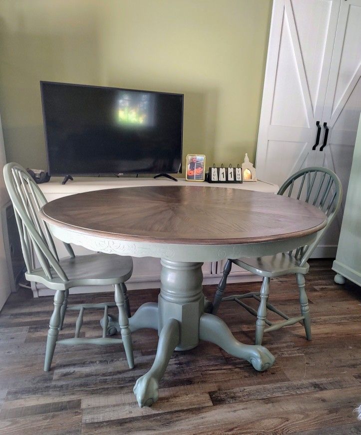 Kitchen table With Chairs 