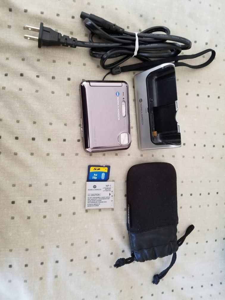 KONICA MINOLTA DIMAGE X1 USED