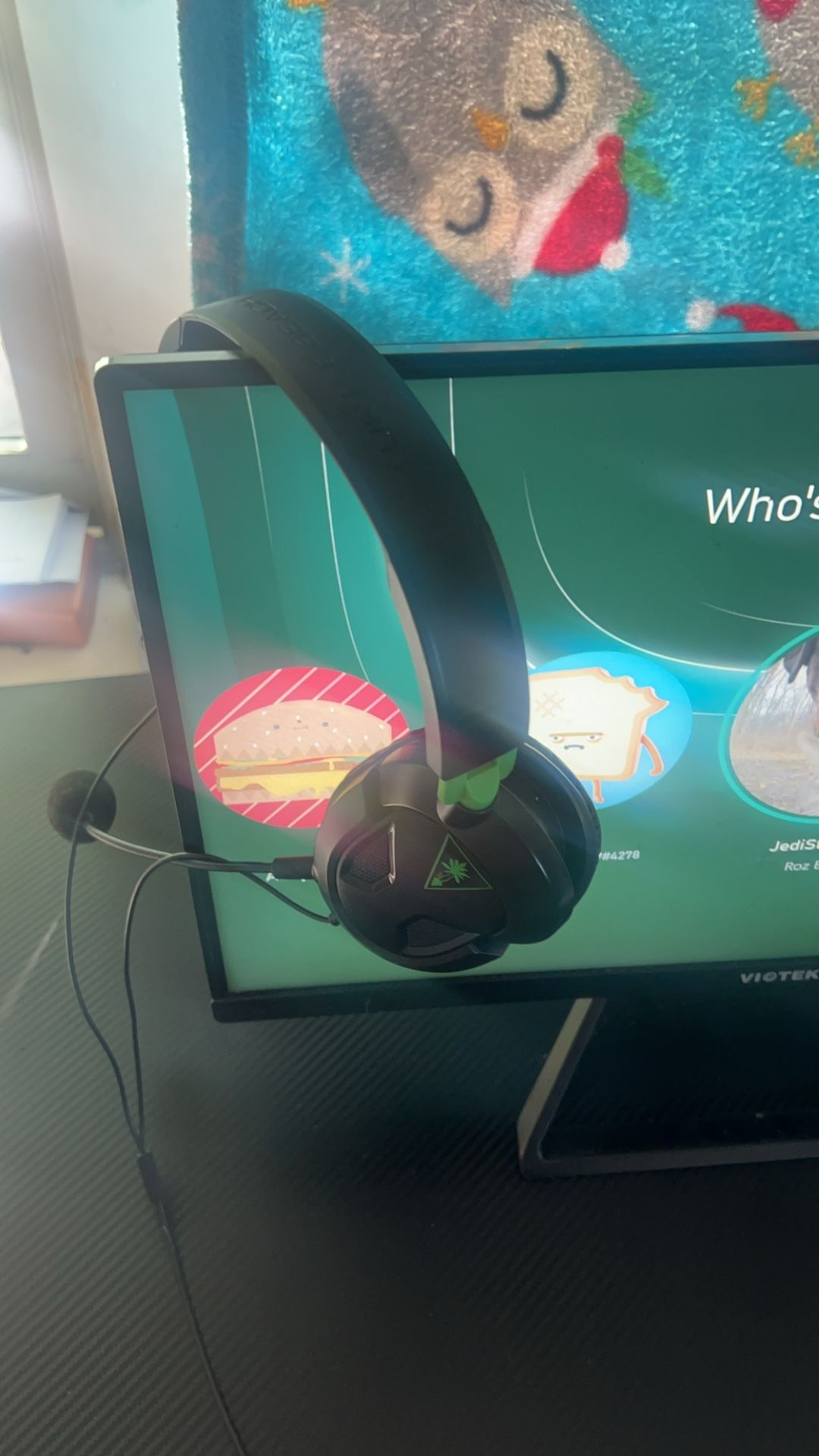 Series S With Monitor And Turtle Beach Headset