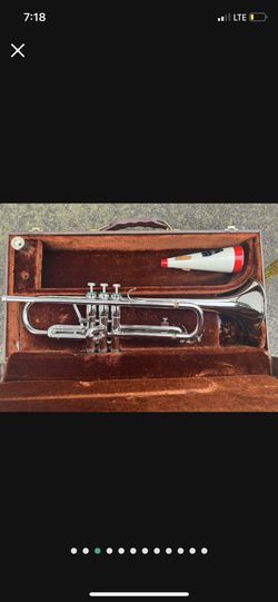Olds Studio pro line T-10 Nickel Trumpet w/1st valve slide trigger original case and mouthpiece 