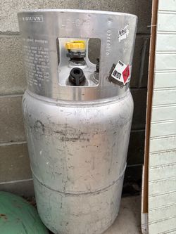 Forklift gas tank
