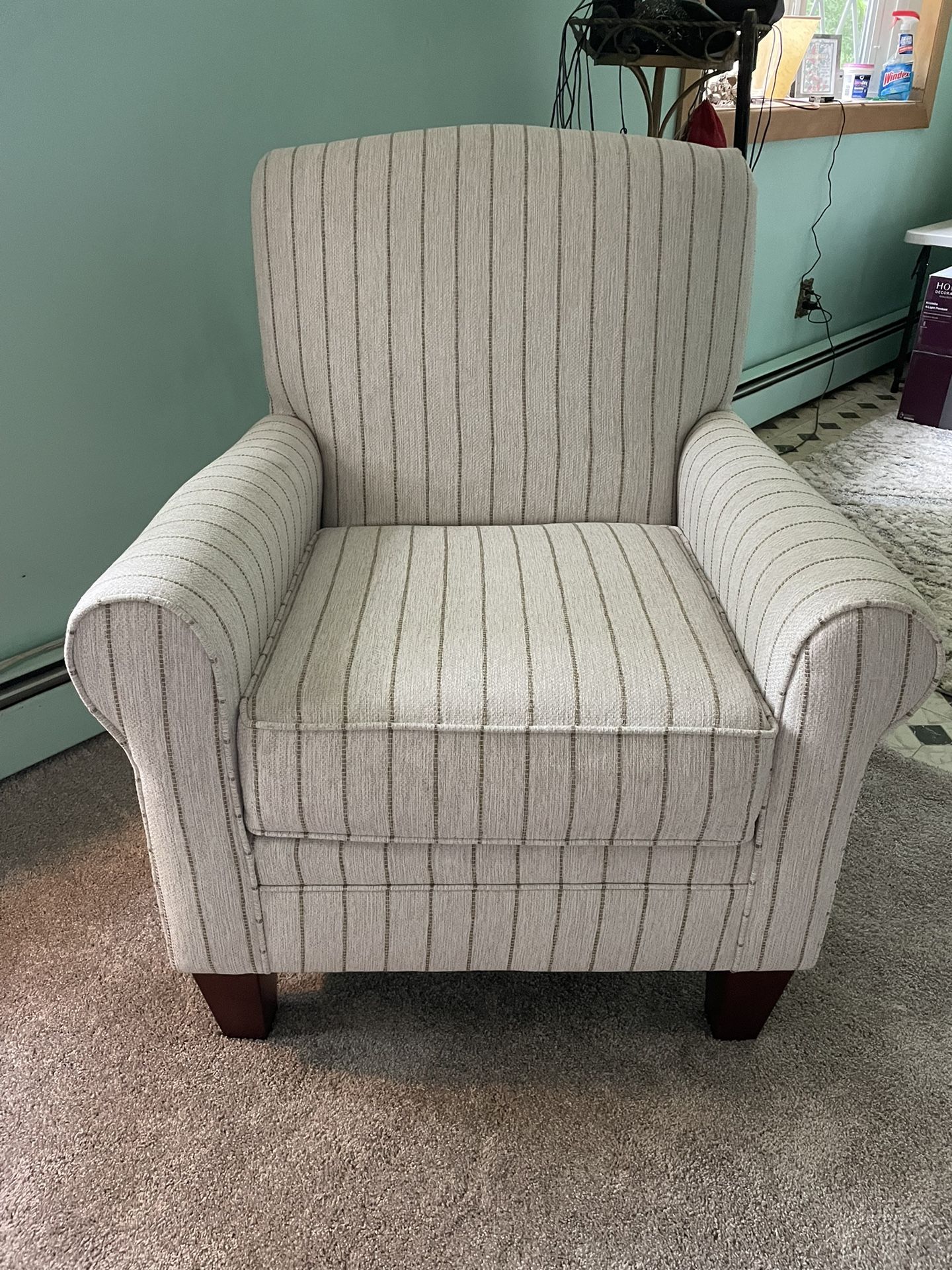Bob’s Furniture Laurel Beige Accent Chair
