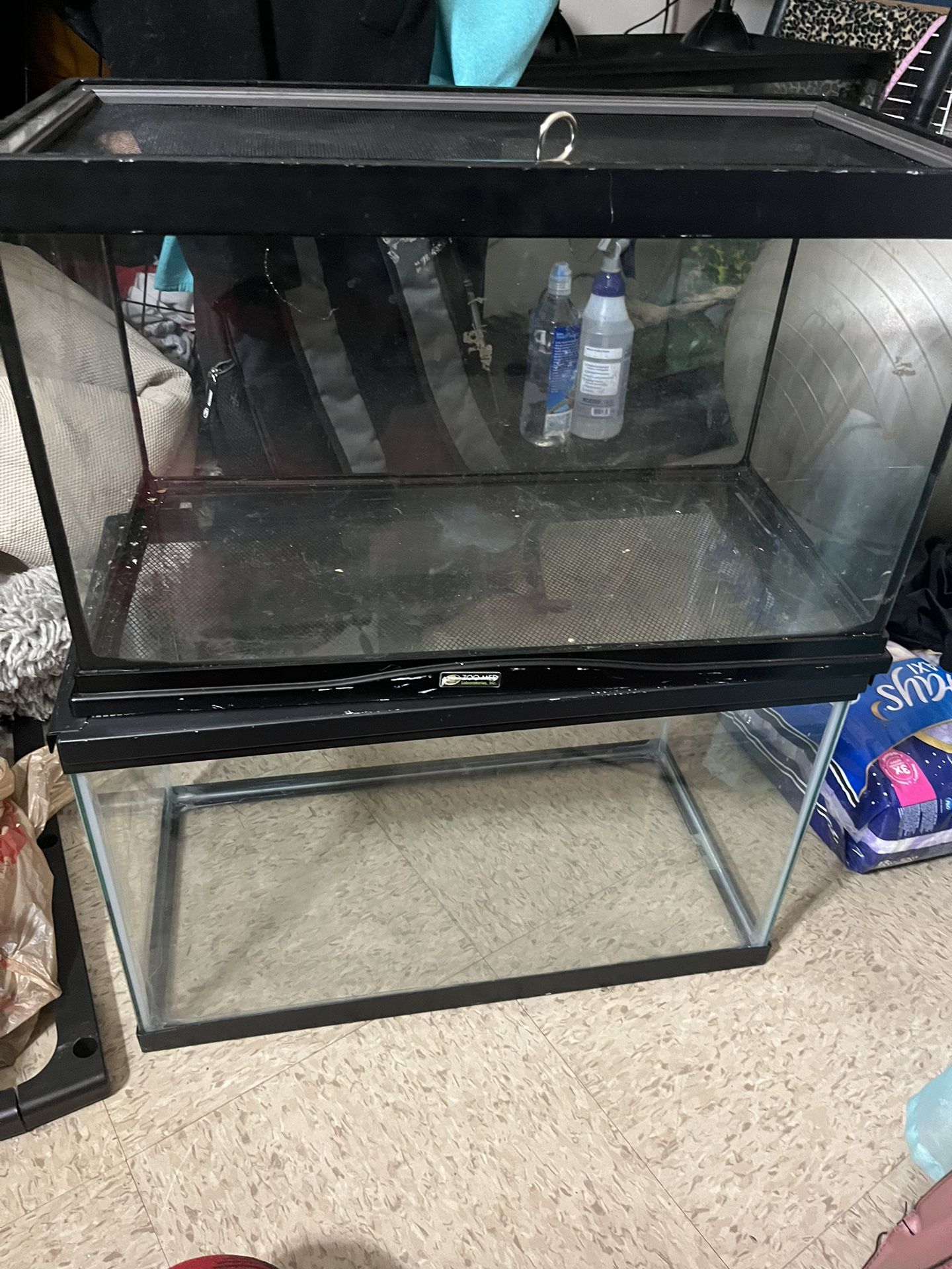 2 Reptile/ Pet/ Animal Cages/ Tanks. 10 Gallons 