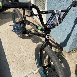 Black Haro Bike With Pegs