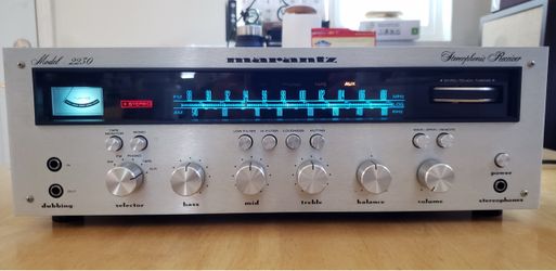 VINTAGE marantz stereophonci receiver model 2230 silver face