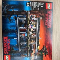 LEGO Stranger ^°Things: The Upside ~~Down~~ (75810)