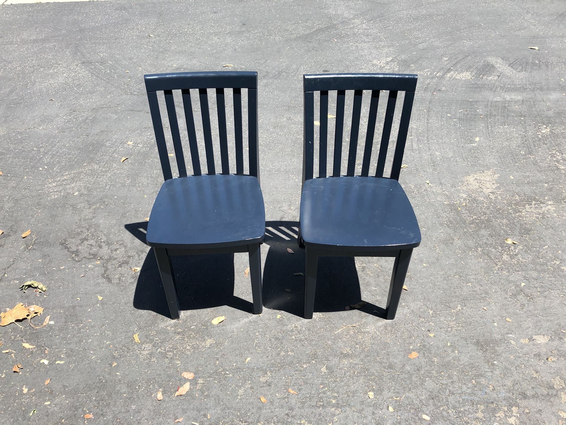 2 kids chairs