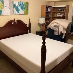 QUEEN Carved Dark Wood 4-Poster Bed + FREE Tempur-Pedic
