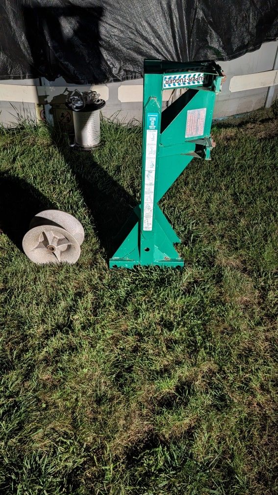 Greenlee 6049 cable puller tugger pipe adapter sheave don't have the pin for the wheel