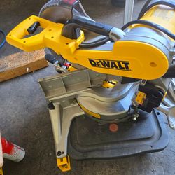 DEWALT 15 Amp Corded 12 in. Compound Double Bevel Miter Saw