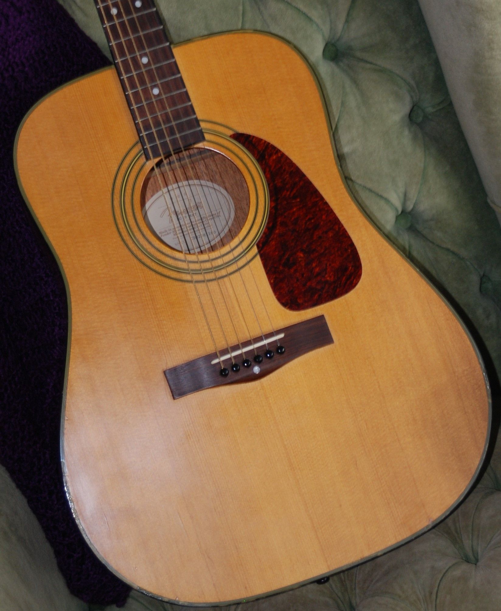 FENDER ACOUSTIC GUITAR W/GIG BAG