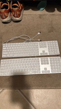 Apple Wired Aluminum Keyboard ( ✅BOTH KEYBOARDS)